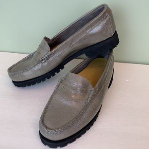 G. H. Bass & Co. Weejuns Leather Green Penny Loafer 8 M